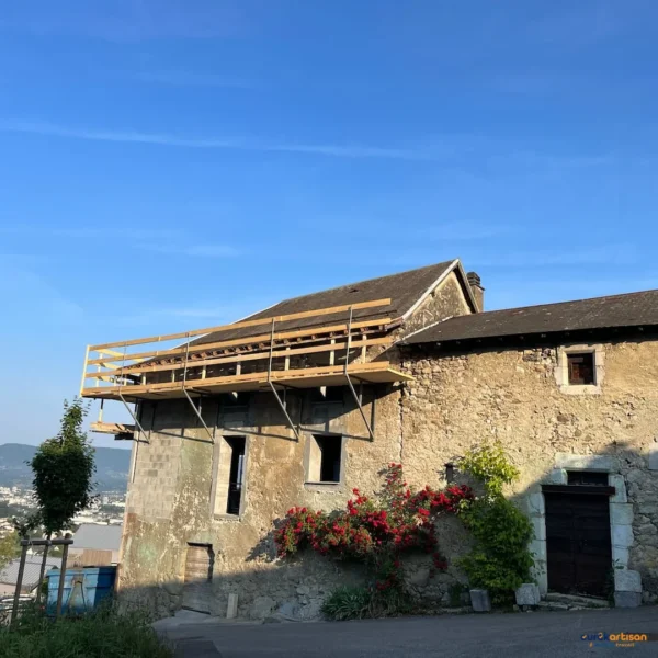 Couverture Savoyarde — réalisation Charpente, couverture et étanchéité à Barby — photo 4 — Eurêkartisan