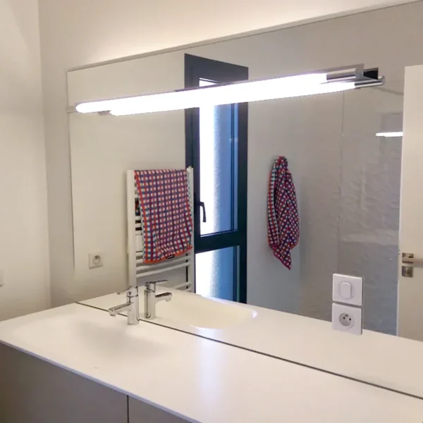 Miroiterie Plassiard — réalisation Cuisine, salle de bains et agencement à Étrembières — photo 6 — Eurêkartisan