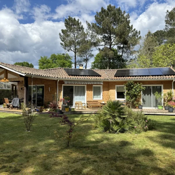 Soleil Aquitain — réalisation Bornes de recharge et mobilité électrique à Mios — photo 7 — Eurêkartisan